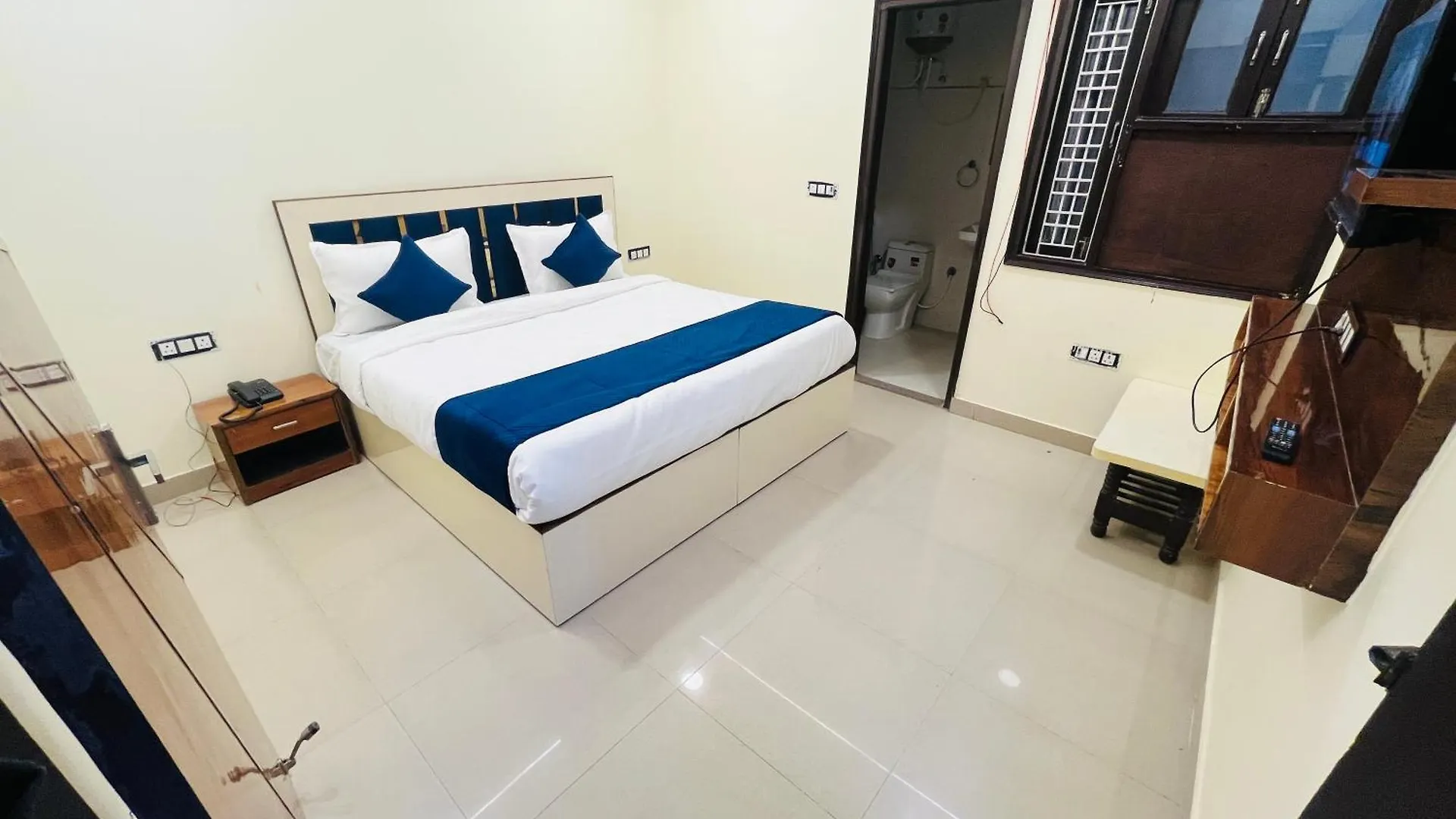 Hotel Aerofly Stay New Delhi India
